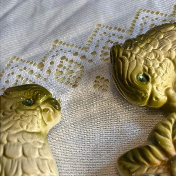 Vintage Bird Wall Decor with Floral Accents - Picture 4 of 12